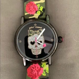 Skull watch